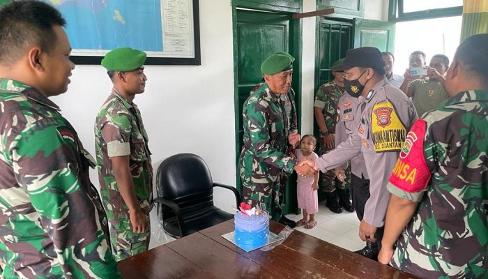 HUT TNI Ke-77, Polsek Siantan Berikan Kejutan Kepada Koramil 02 Tarempa