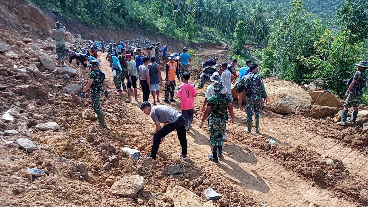 Satgas TMMD Manunggal Bersama Masyarakat Ikuti TMMD ke-115 Di Anambas 