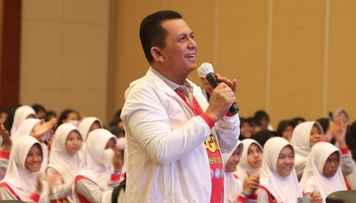 Gubernur Ansar Ajak Remaja Putri Hidup Sehat di Gerakan Nasional Aksi Bergizi