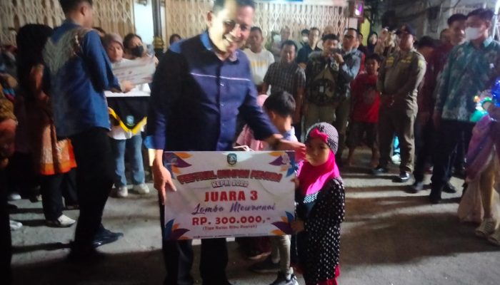 Gubernur Ansar Apresiasi Dan Serahkan Hadiah Pemenang Festival Sumpah Pemuda 