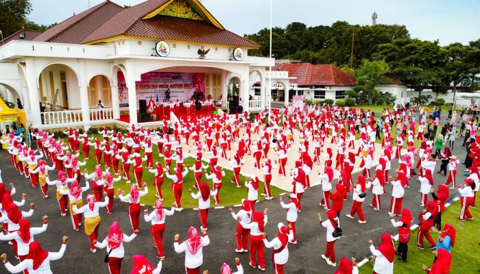 Hari Jantung Sedunia, Gubernur Ansar Lepas Jalan Santai 