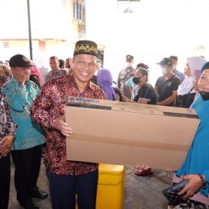 35 Pelaku Usaha Terima Bantuan Penunjang Usaha Dari CSR BRK Syariah