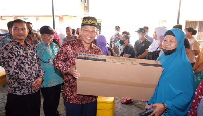 35 Pelaku Usaha Terima Bantuan Penunjang Usaha Dari CSR BRK Syariah