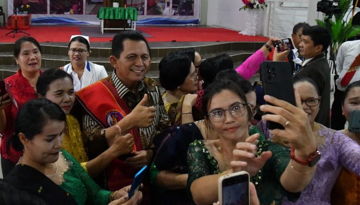 Gubernur Ansar Hadiri Pesta Orientasi Pelayanan HKBP 2022