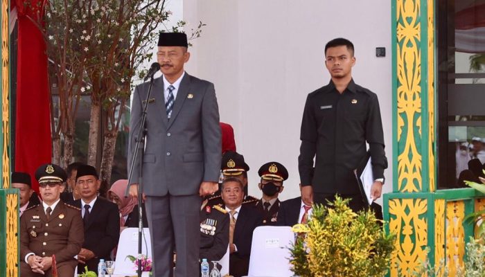 Sekdaprov Adi Prihantara Pimpin Upacara Hari Pahlawan Tingkat Provinsi Kepri
