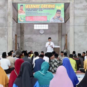 Peringati Maulid Nabi di Masjid Darul Hidayah, Gubernur Ansar Serahkan Rp10 Juta