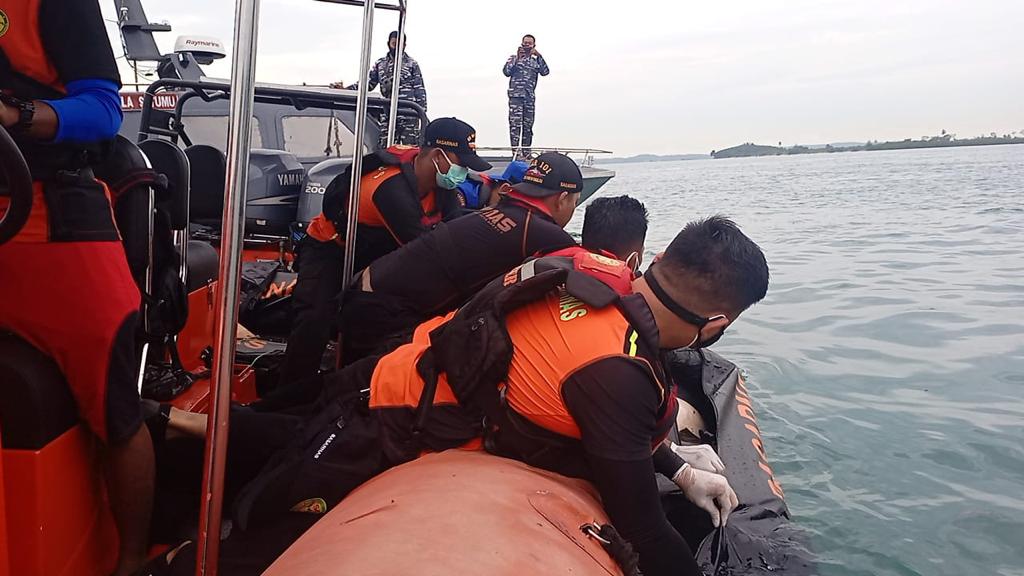 Korban Kapal Kayu Terbalik Di Perairan Kabil 4 Orang Belum Ditemukan