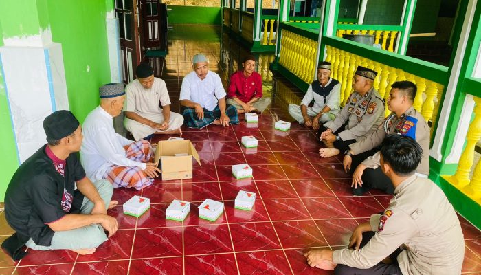 Polsek Palmatak Berikan Himbauan Penyakit Masyarakat Untuk Jemaah Masjid