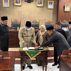 DPRD Dan Bupati Kep. Anambas Tanda Tangani KUA-PPAS APBD TA 2023