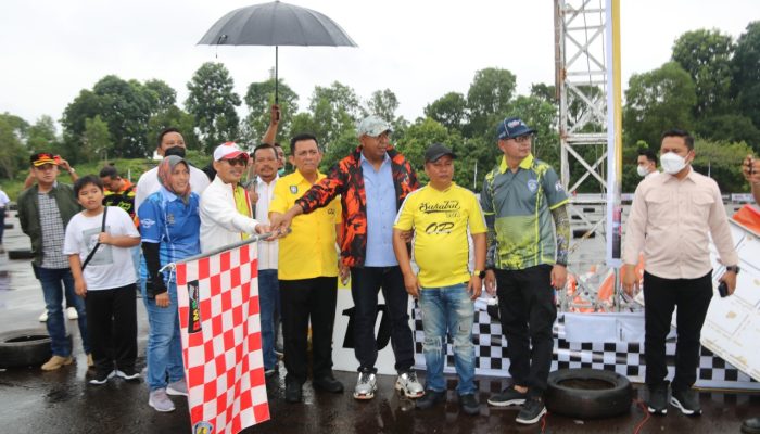Gubernur Ansar Buka Kejurnas Grand Final Drag Bike 2022