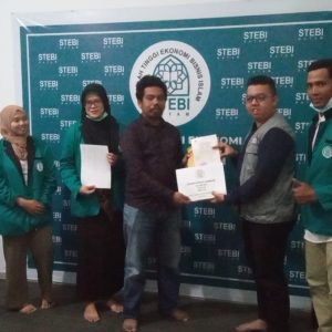 Galang Dana Korban Di Cianjur, STEBI Batam Serahkan Donasi Ke Baznas Kepri