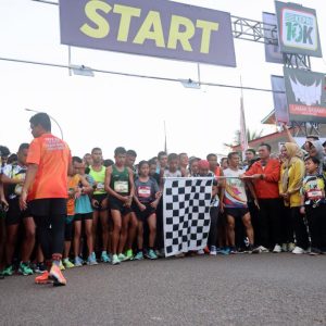 Gubernur Ansar Lepas Tanjungpinang Running Tour, Diikuti 1000 Pelari Dari Dalam dan Luar Negeri