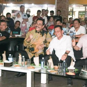 Ansar Ahmad – Soerya Respationo Nonton Final Piala Dunia 2022 Bersama Masyarakat Batam