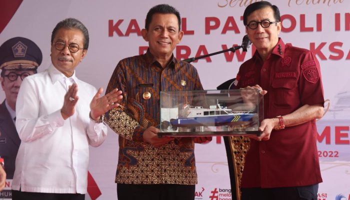 Menkumham Yasonna H Laoly Terima Kapal Patroli Hibah Dari Pemprov Kepri 