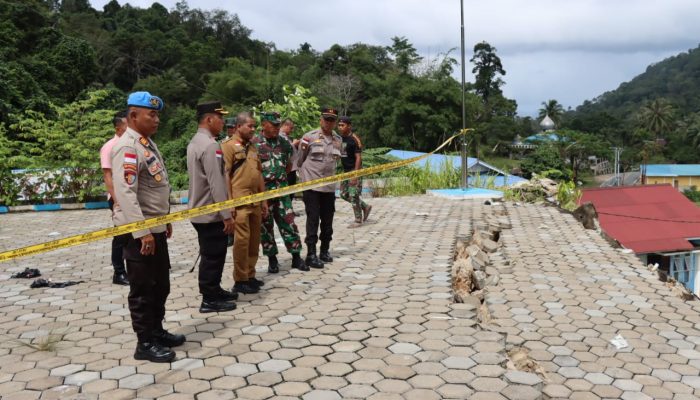 Tanah Longsor Di Anambas, 2 Rumah Dinas Rusak 
