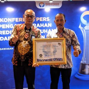 Pemprov Kepri Terima Penghargaan Dari Ombudsman RI Predikat Kepatuhan Standar Pelayanan Publik