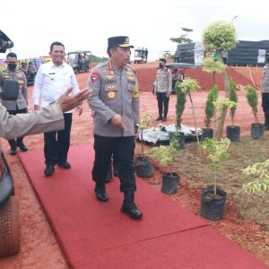 Kapolri Tinjau Pembangunan 365 Unit Rumah Pribadi Anggota Polri, Gereja dan Pura Di Batam