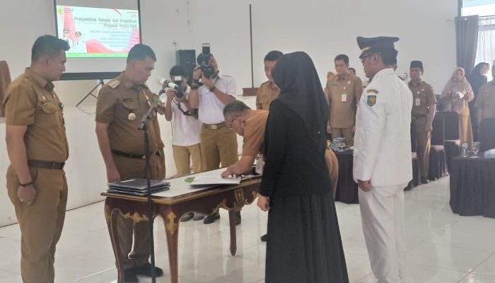 41 Pejabat Pemkab Natuna Dilantik Bupati Natuna