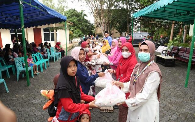 Tangani Kasus Stunting, Rahma Serahkan 227 Paket Makanan Bergizi Untuk Balita