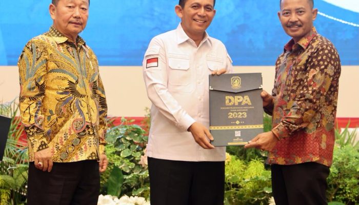 Gubernur Ansar Serahkan DPA ke SKPD se Kepri,  Instruksikan Segera Jalankan APBD 2023