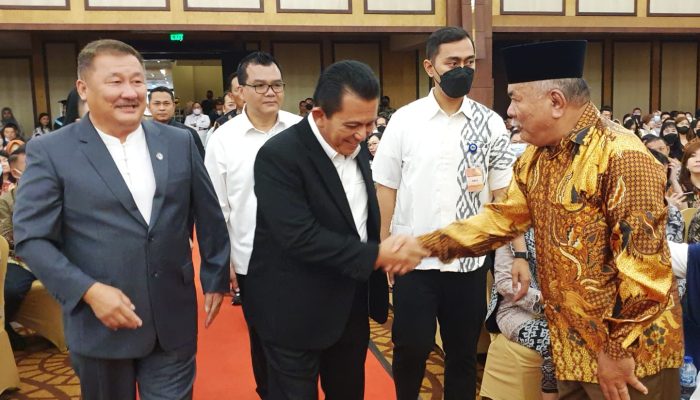 Hadiri Wisuda UIB XVIII, Gubernur Ansar Dorong Lahirkan SDM Unggul di Kepri