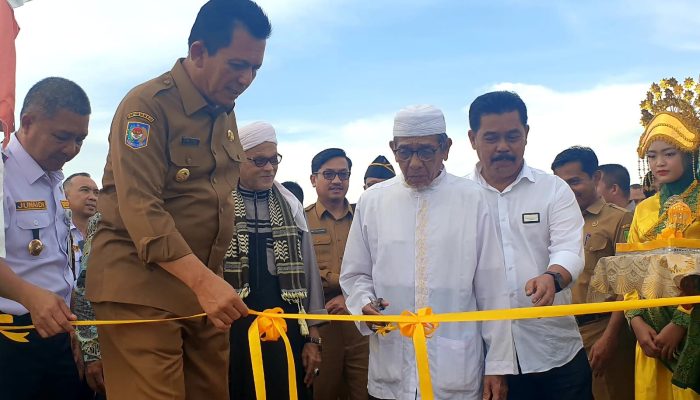 Gubernur Ansar Resmikan Dermaga Apung di Pelabuhan Sedanau, Natuna