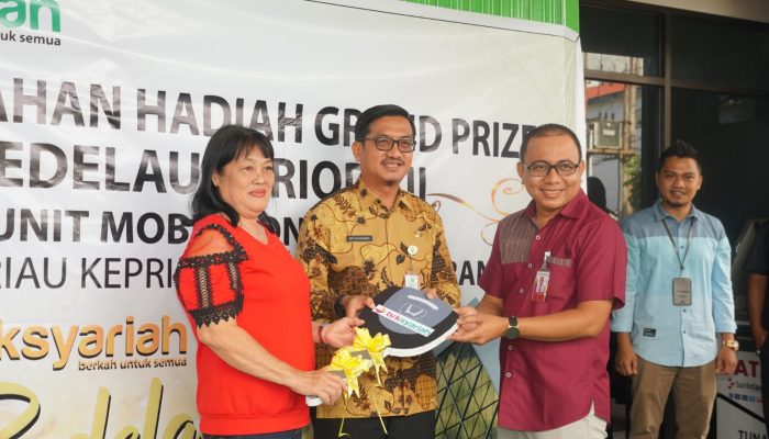 Sekda Natuna Serahkan Hadiah Grand Price Bedelau PT Bank Riau Kepri Syariah