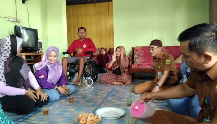 LKKS Bersama Dinsos Lingga Serahkan Bantuan Untuk Masyarakat