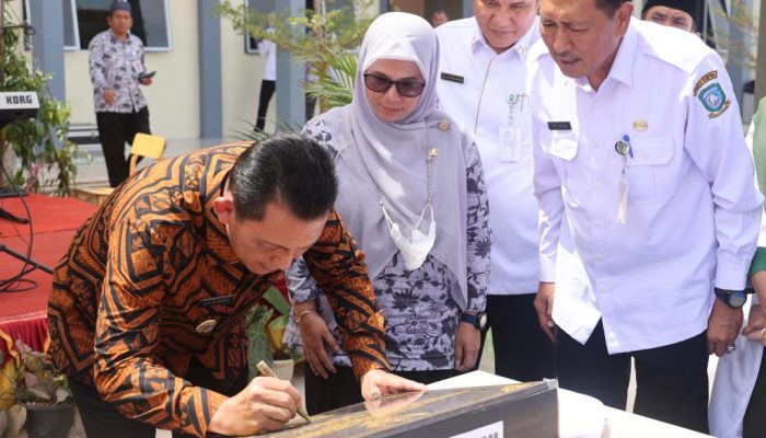 Gubernur Ansar Resmikan Bangunan DAK SMAN 24 Kota Batam