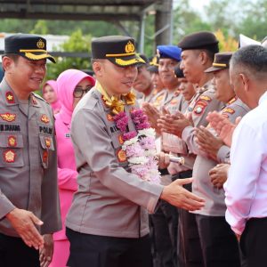 Jabat Kapolres Bintan, Kedatangan AKBP Riki Iswoyo S.I.K., M.M. Disambut Tradisi Gerbang Pora 