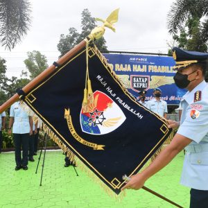 Danlanud RHF Tanjungpinang Pimpin Upacara Lambang Satuan