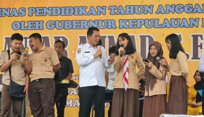 Gubernur Ansar Resmikan Bangunan Gedung DAK 2 Lantai SMAN 8 Batam