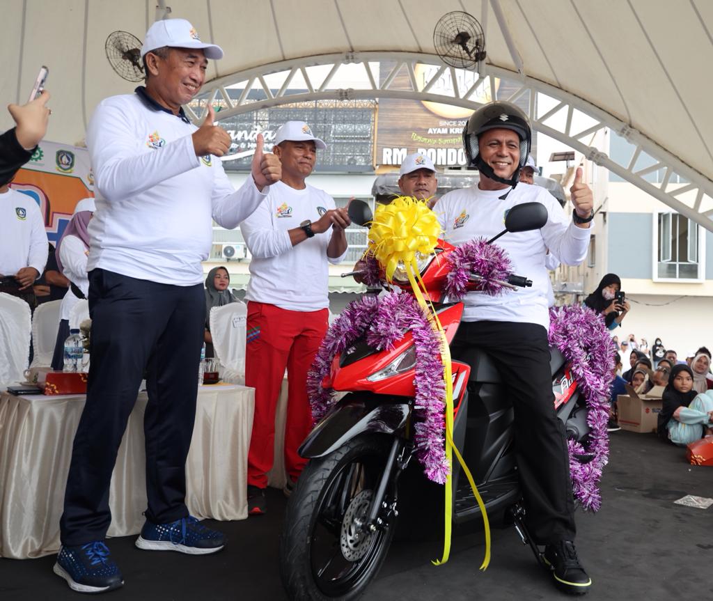 Gubernur Lepas Jalan Sehat Sempena Bulan K3 Nasional Provinsi Kepri