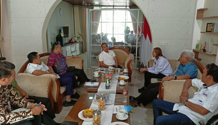 Bupati Batubara Zahir Dukung Ekspedisi Toba SMSI