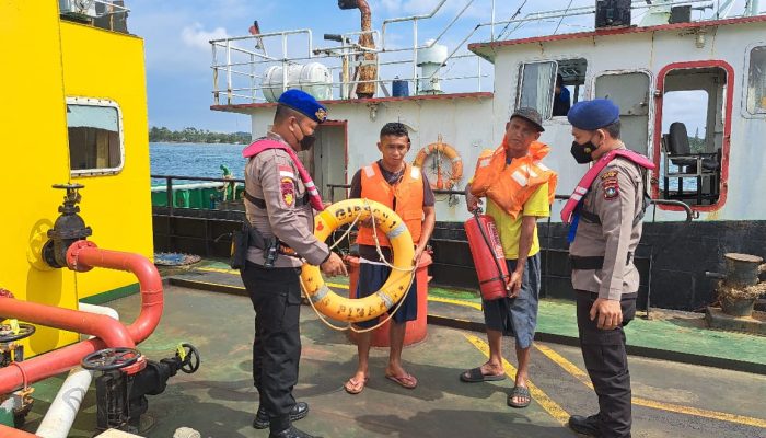Cuaca Ekstrim, Sat Polairud Polres Bintan Himbau Jasa Transportasi Laut Dan Nelayan 