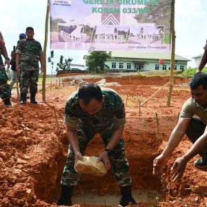 Peletakan Batu Pertama Gereja Oikumene KOREM 033/WP