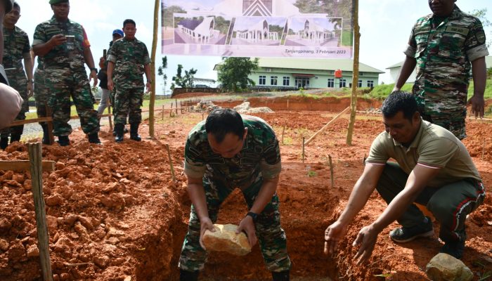 Peletakan Batu Pertama Gereja Oikumene KOREM 033/WP