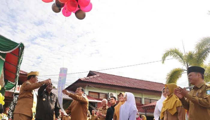 Gubernur Ansar Resmikan Dua Ruang Kelas Baru SMA Negeri 2 Karimun