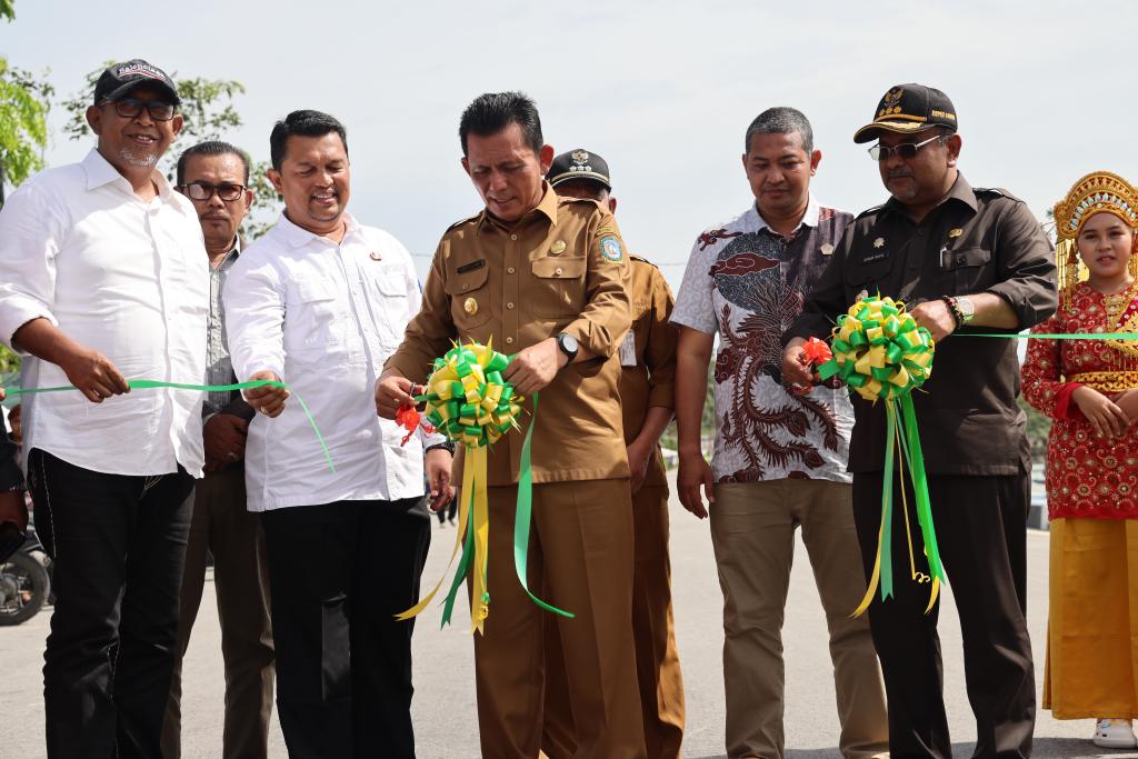 Gubernur Ansar Resmikan Jalan Pantai Indah Untuk Percepat Investasi di Karimun