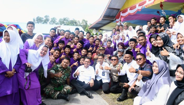 Kunjungi SMAN 1 Sedanau, Gubernur Prioritaskan Pembangunan RKB dan Aula