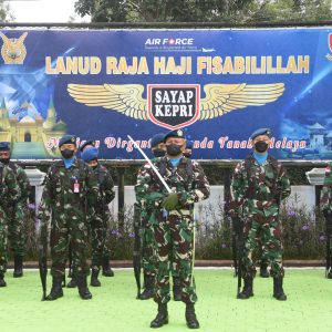 Upacara Bendera Mingguan, Danlanud RHF : Peningkatan Kualitas SDM Berdampak Keberhasilan Pelaksanaan Tugas