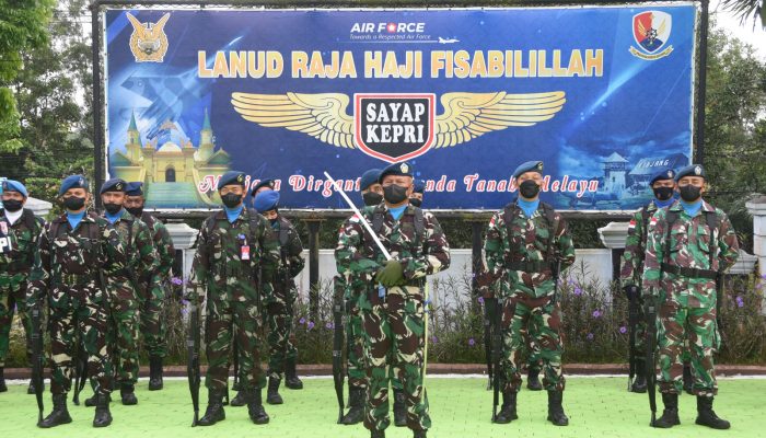 Upacara Bendera Mingguan, Danlanud RHF : Peningkatan Kualitas SDM Berdampak Keberhasilan Pelaksanaan Tugas