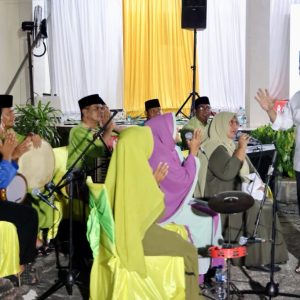 Gubernur Ansar Silaturahmi dan Peringati Isra’ Miraj Bersama Warga Tanjung Uban