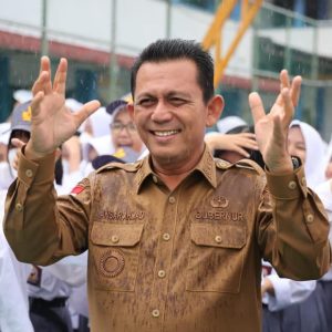 Berkunjung Ke SMAN 3 Batam, Gubernur Ansar Himbau Pelajar Tekun Belajar