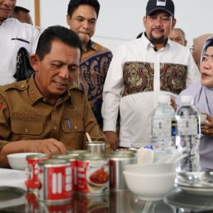 Gubernur Ansar Tinjau Pusat Sterilisasi Produk Makanan di Batam Center