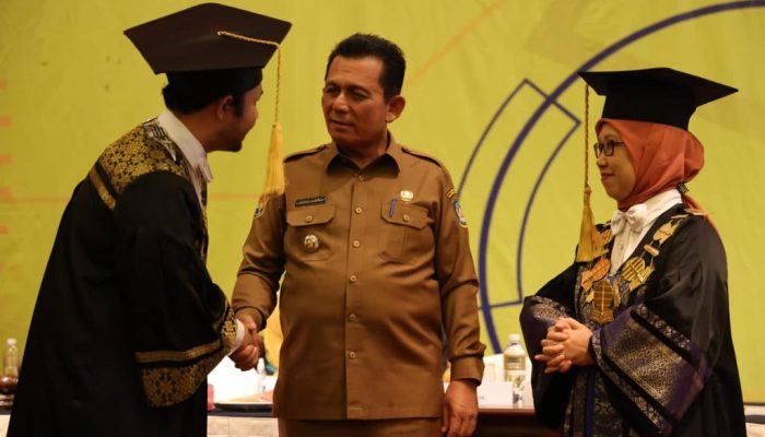 Wisuda UT Batam, Gubernur Ansar : Jadikan Starting Poin Langkah Selanjutnya