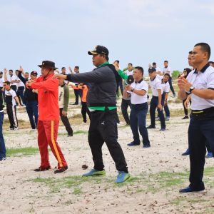 Wakapolres Anambas Senam Pagi Dan Gotong Royong Bersama Forkopimda 