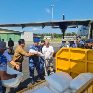 Bersama Lanud RSA, Wan Arismunandar Ikuti Operasi TMC Di Wilayah Longsor Natuna