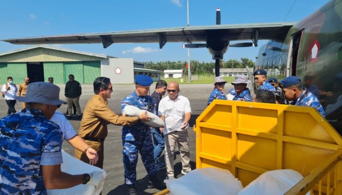 Bersama Lanud RSA, Wan Arismunandar Ikuti Operasi TMC Di Wilayah Longsor Natuna