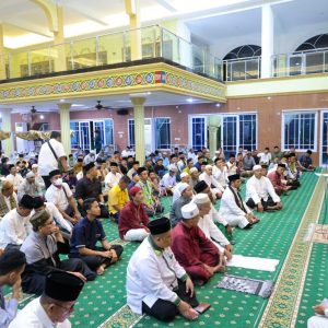 Malam Ramadhan Kelima, Gubernur Ansar Safari ke Masjid Jami’ Baloi Center Batam